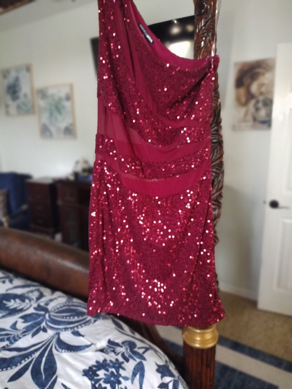 Red sexy sequin mini dress - Picture 3 of 3